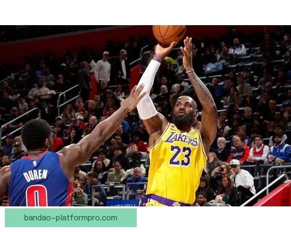 詹姆斯手指伤势稳定客场最后一战球队将全力备战 詹姆斯手指伤势稳定客场最后一战球队将全力备战